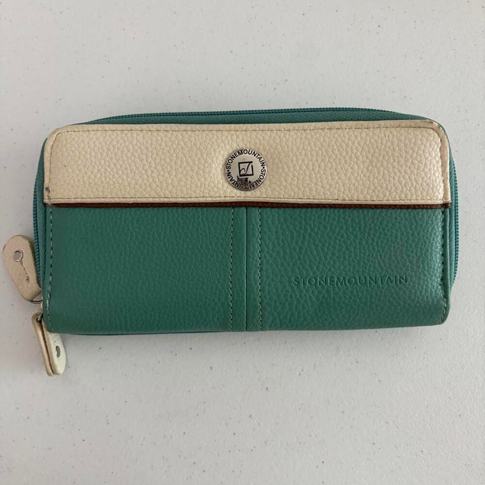 Green stone mountain wallet with
